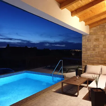 El Istria Βίλα *