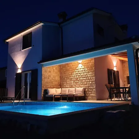 فيلة El Istria Rabac- Private Pool & Bbq لابين